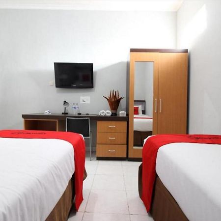 Reddoorz Plus @ Hotel Star 88 Tugu Exteriér fotografie