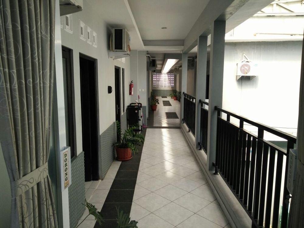 Reddoorz Plus @ Hotel Star 88 Tugu Exteriér fotografie