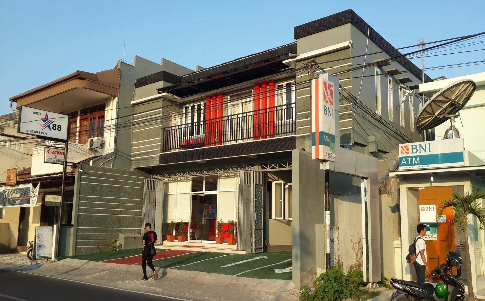 Reddoorz Plus @ Hotel Star 88 Tugu Exteriér fotografie