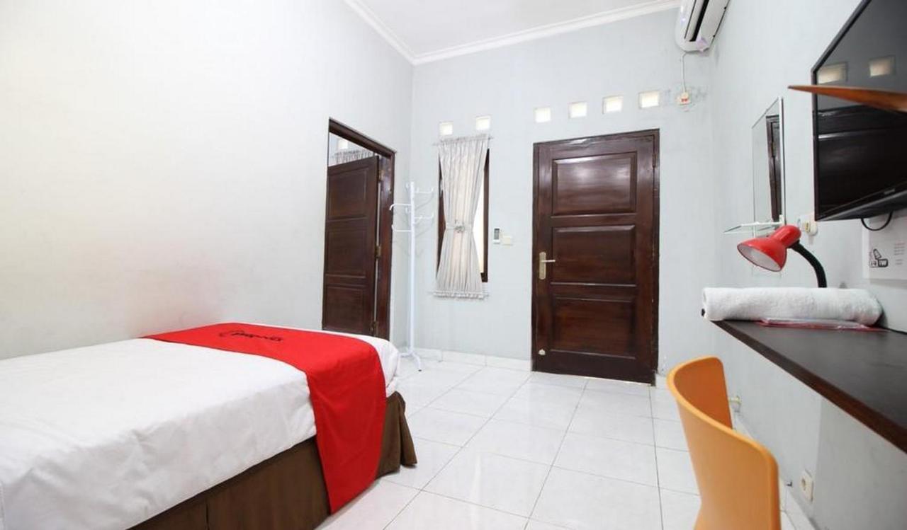 Reddoorz Plus @ Hotel Star 88 Tugu Exteriér fotografie