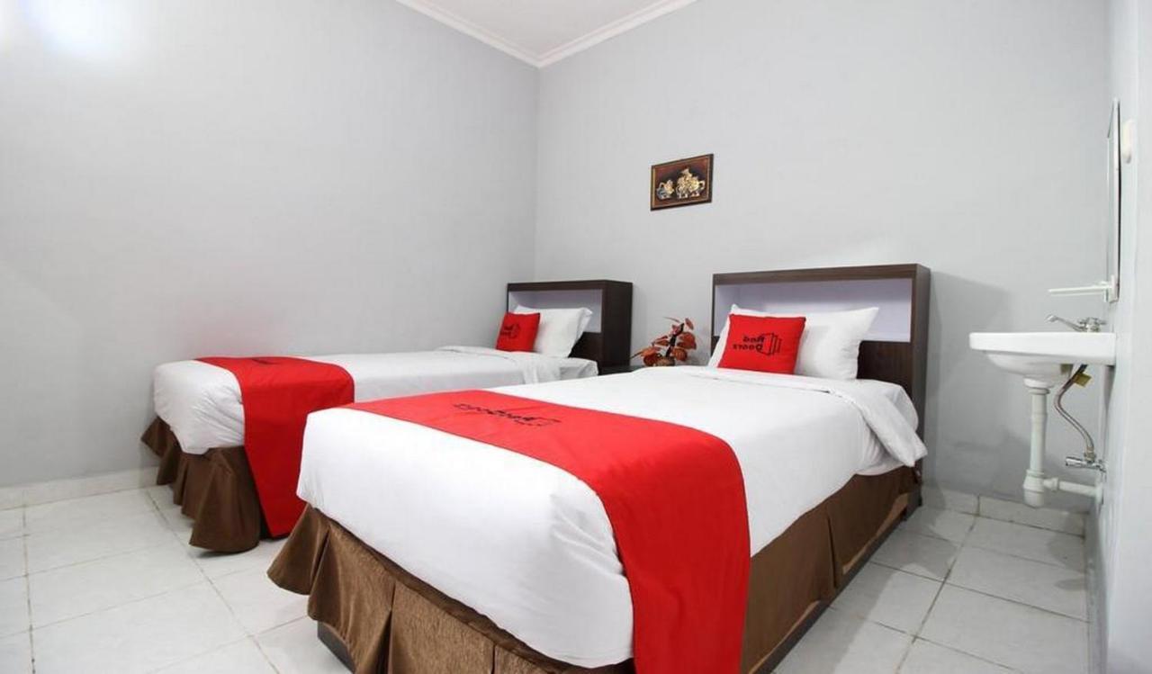 Reddoorz Plus @ Hotel Star 88 Tugu Exteriér fotografie